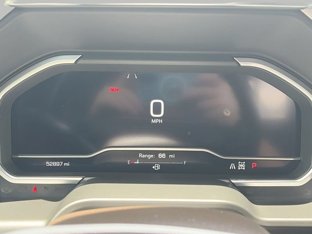 Used 2022 Silver GMC Denali image 28
