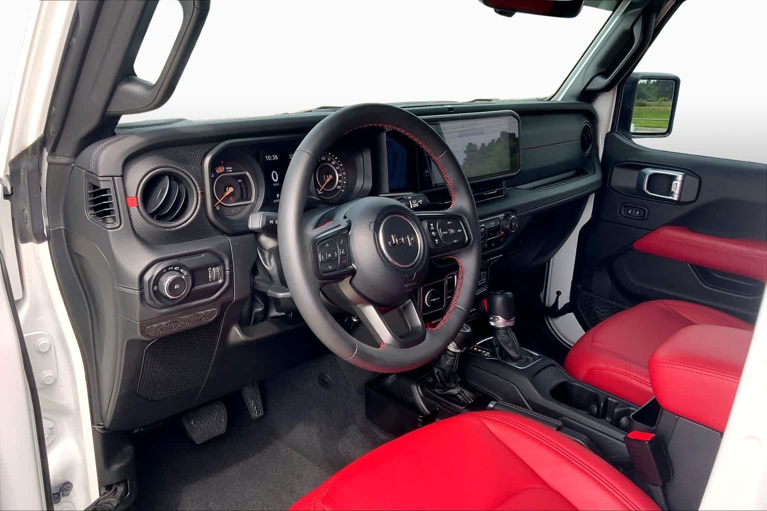 Used 2024 Bright White Clearcoat Jeep Rubicon X image 17