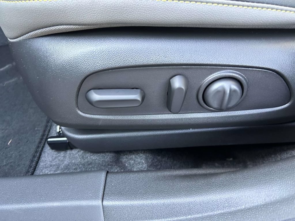 New 2026 Mosaic Black Metallic Chevrolet ACTIV image 16
