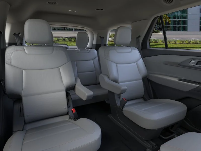 New 2026 Star White Metallic Tri-Coat Ford Active image 32