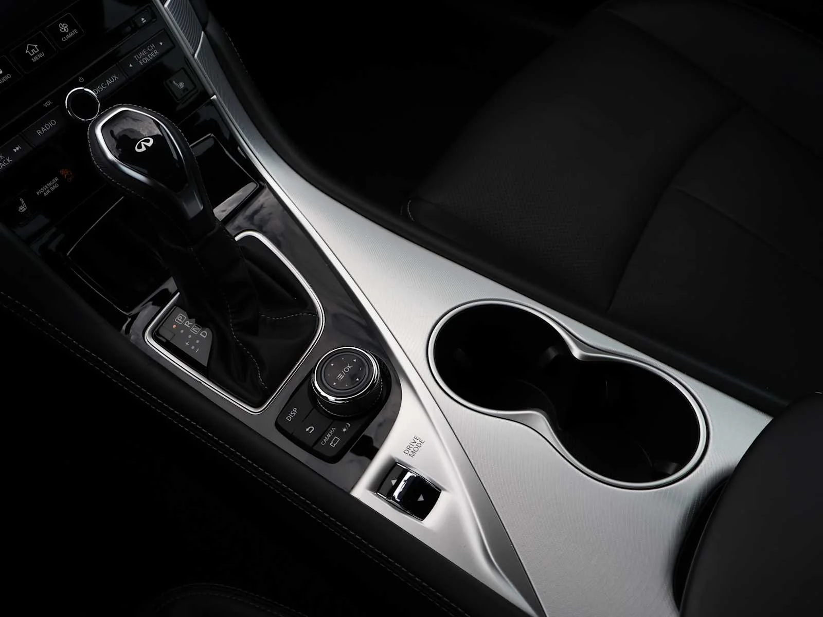 Certified Used 2023 Midnight Black INFINITI LUXE image 20