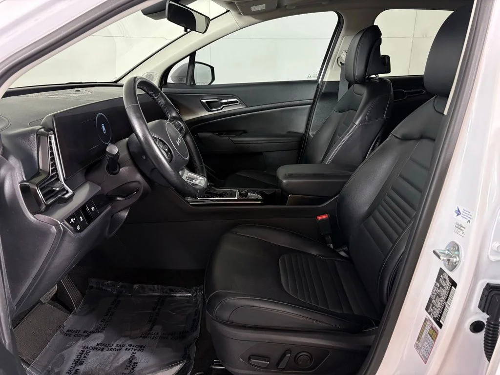 Used 2023 White Kia SX-Prestige image 16