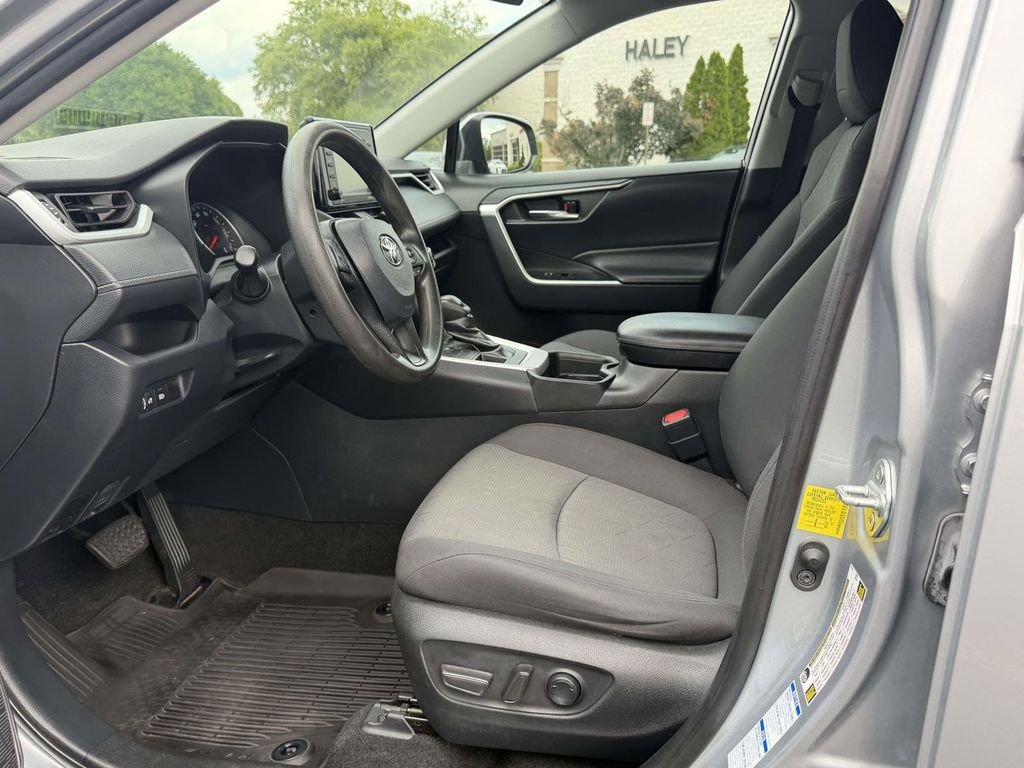 Used 2021 Silver Toyota XLE image 16