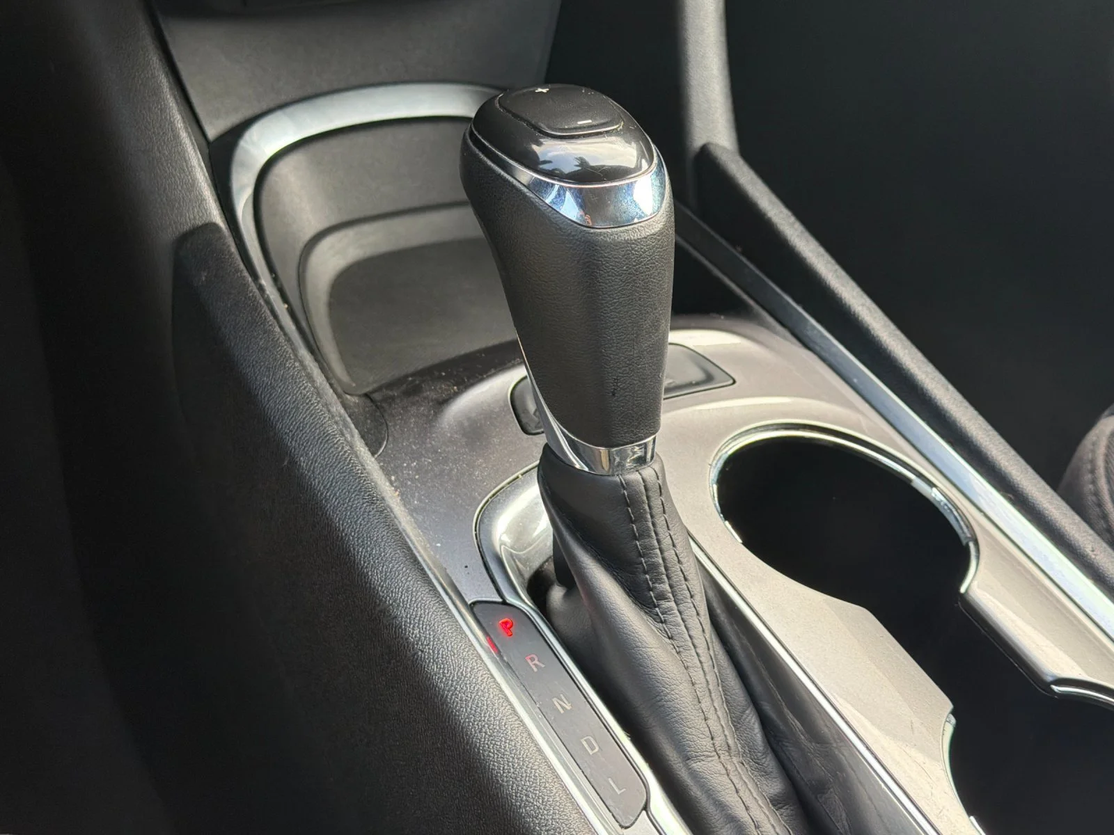 Used 2020 SILVER ICE METALLIC Chevrolet LT image 23