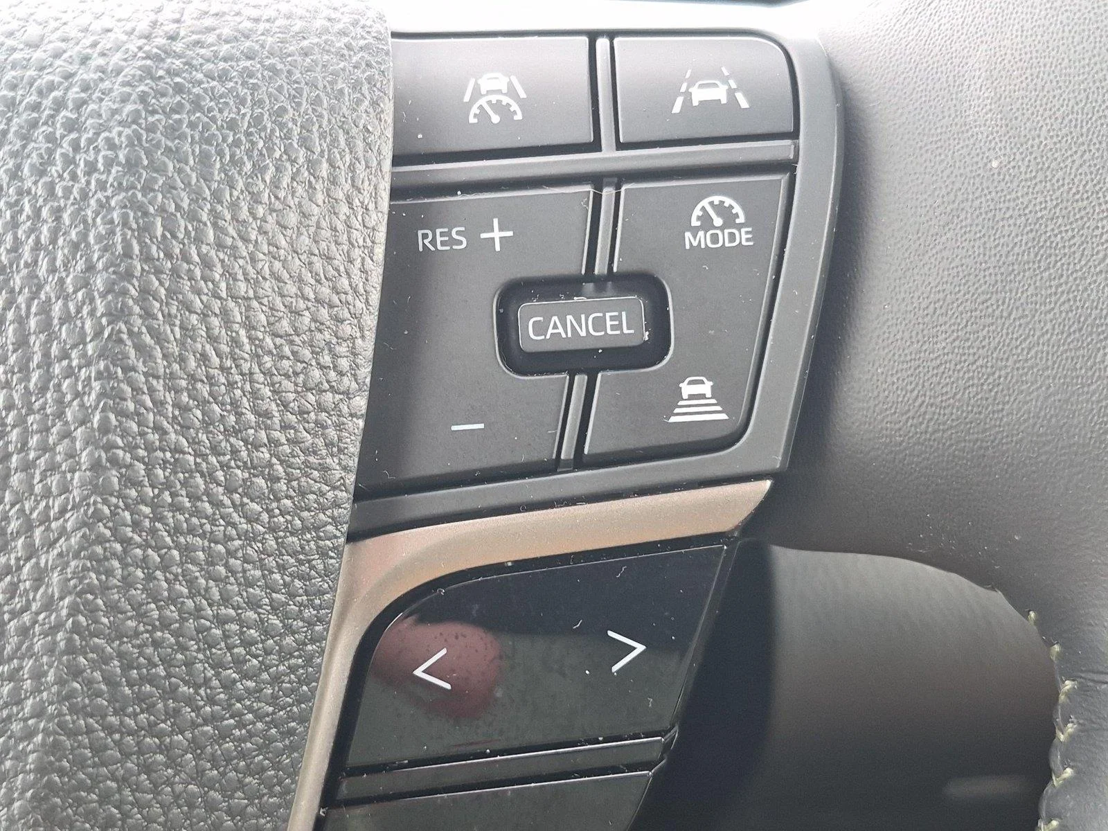 Used 2026 Wind Chill Pearl Toyota XLE image 20