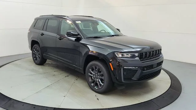 New 2026 Diamond Black Crystal Pearl-Coat Exterior Paint Jeep Limited image 14