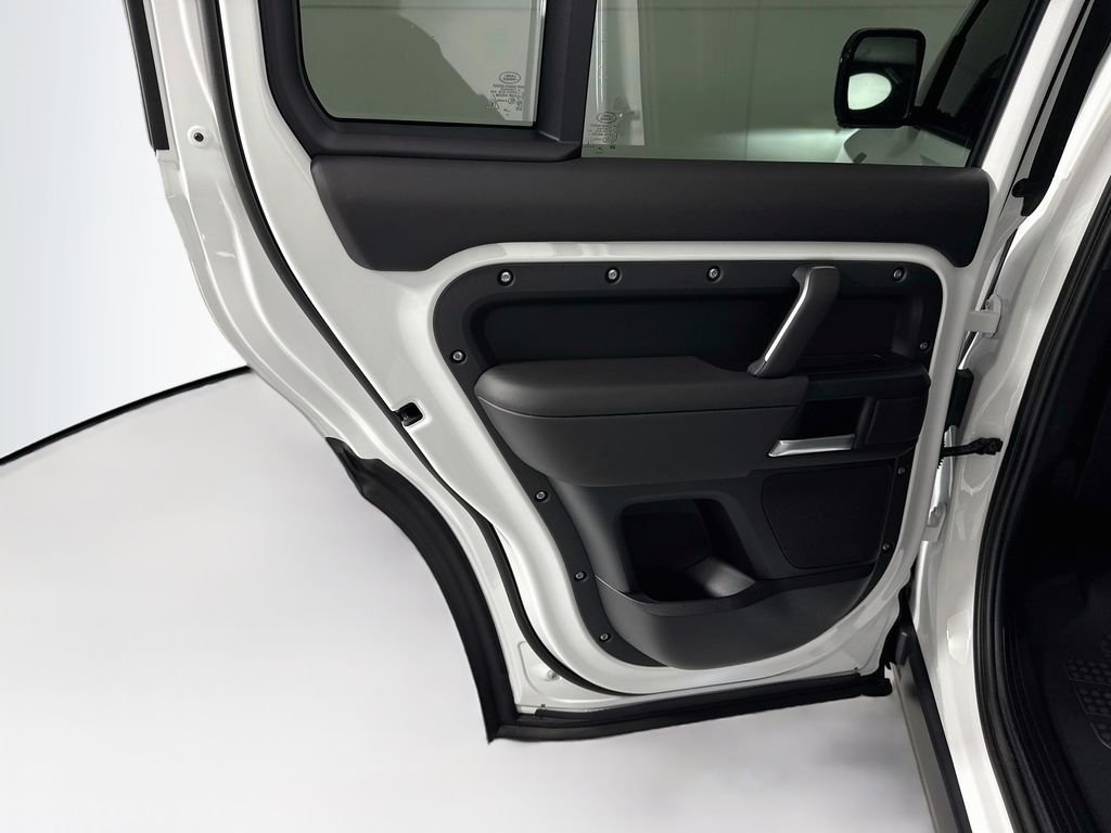 New 2026 Fuji White Land Rover S image 28
