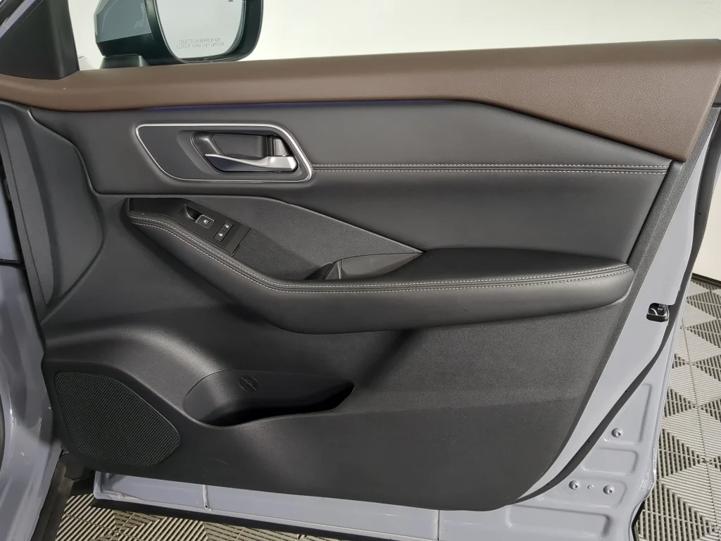 Certified Used 2023 Boulder Gray Pearl Nissan Platinum image 22