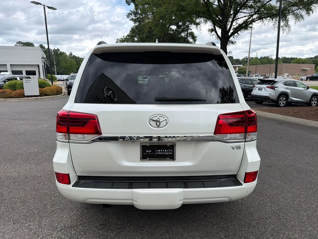 Used 2018 Blizzard Pearl Toyota  image 11