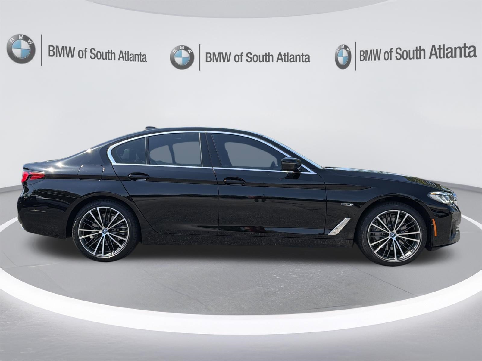Used 2023 Jet Black BMW 530e xDrive image 27