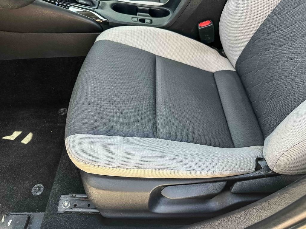 Used 2023 White Toyota LE image 14