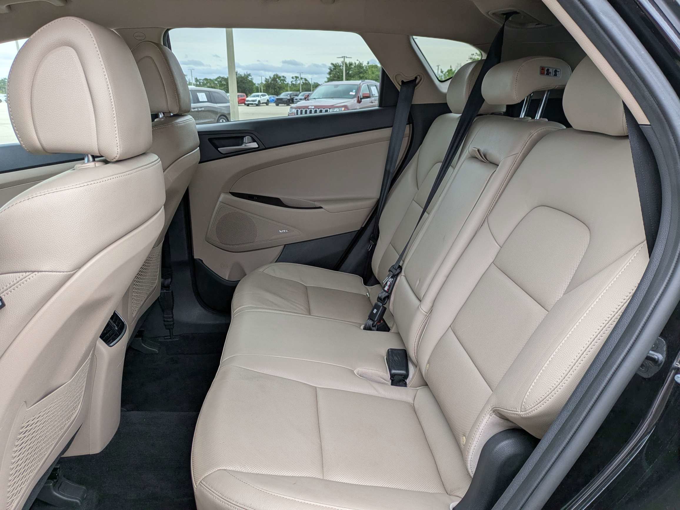 Used 2018 Black Noir Pearl Hyundai Limited image 15