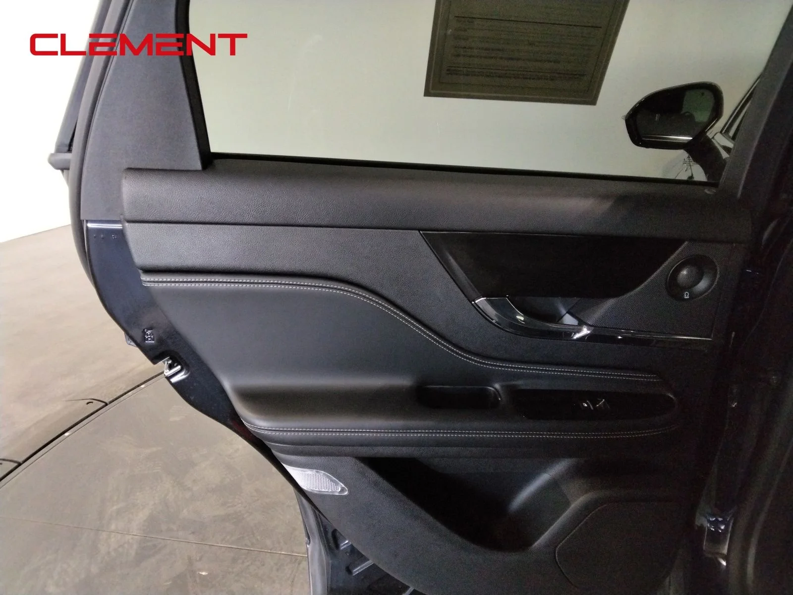 Used 2021 Black Lincoln Grand Touring image 38