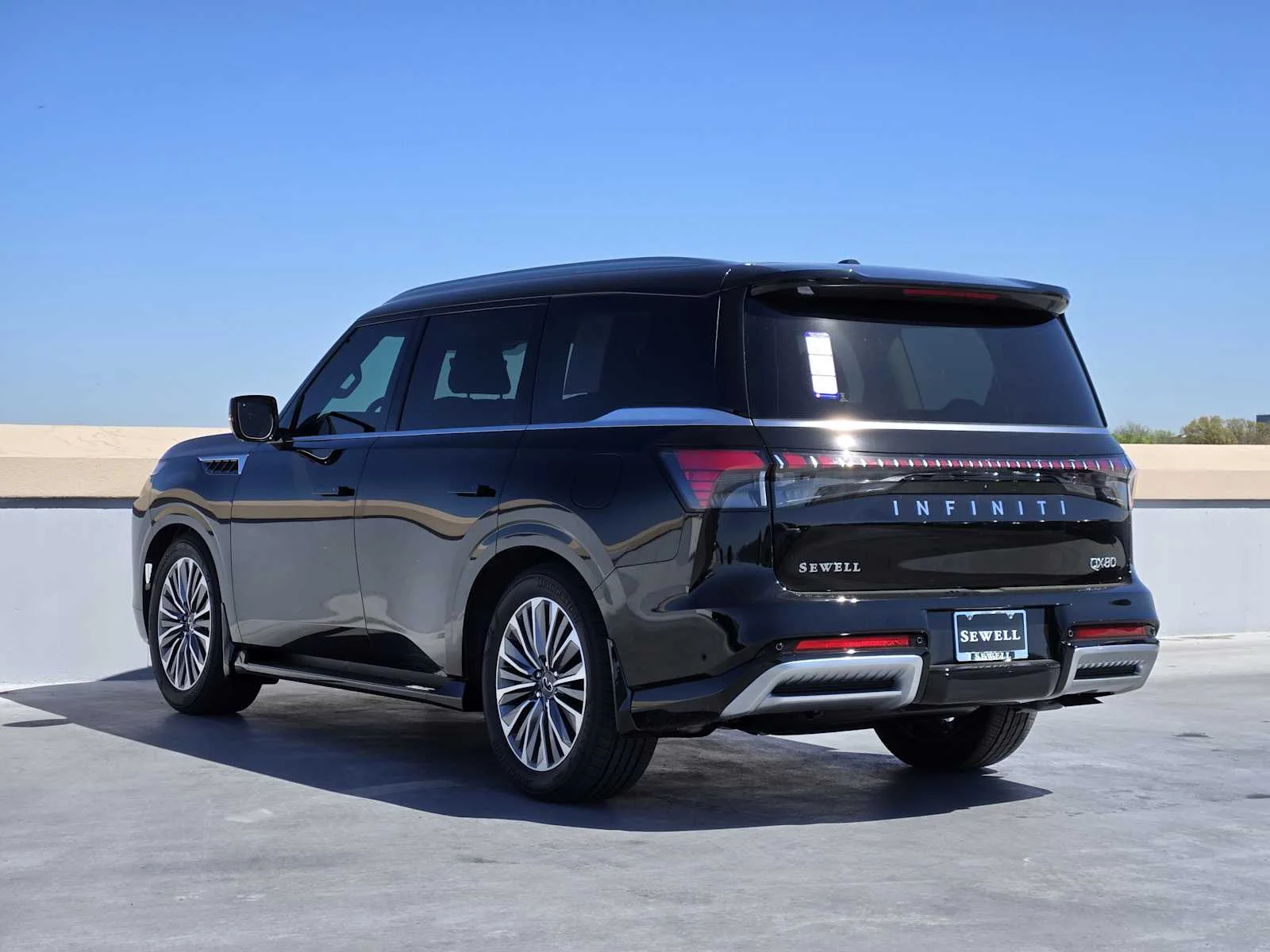 New 2026 BLACK OBSIDIAN INFINITI Luxe 2WD image 4