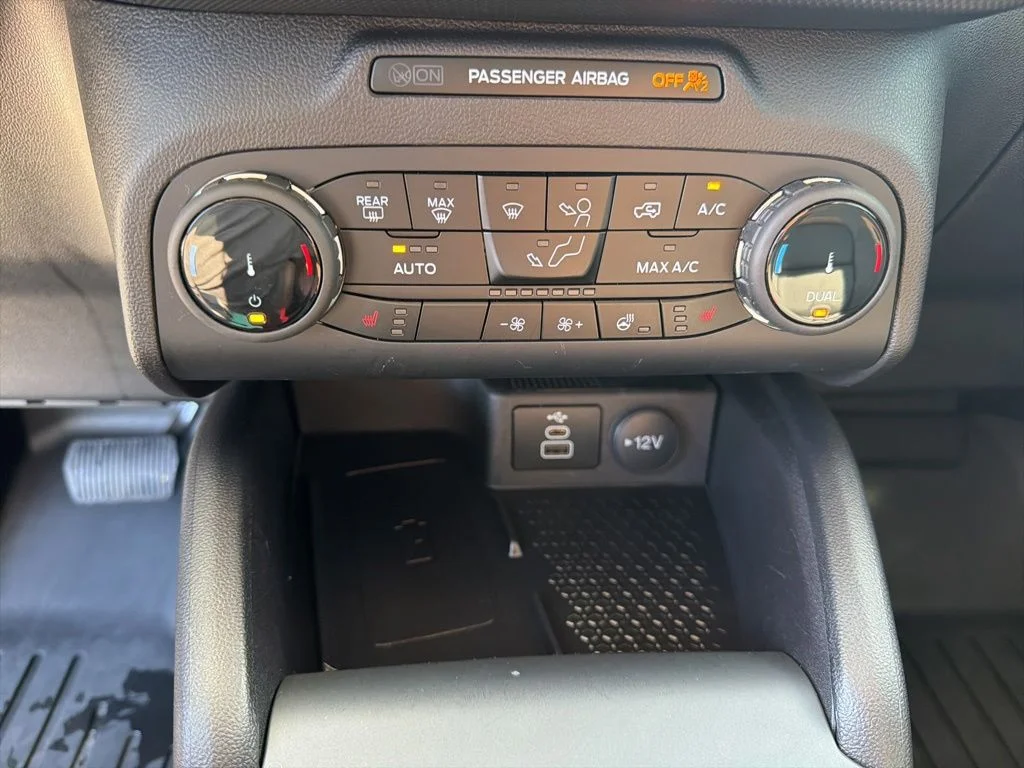Certified Used 2024 Azure Gray Metallic Ford Outer Banks image 31