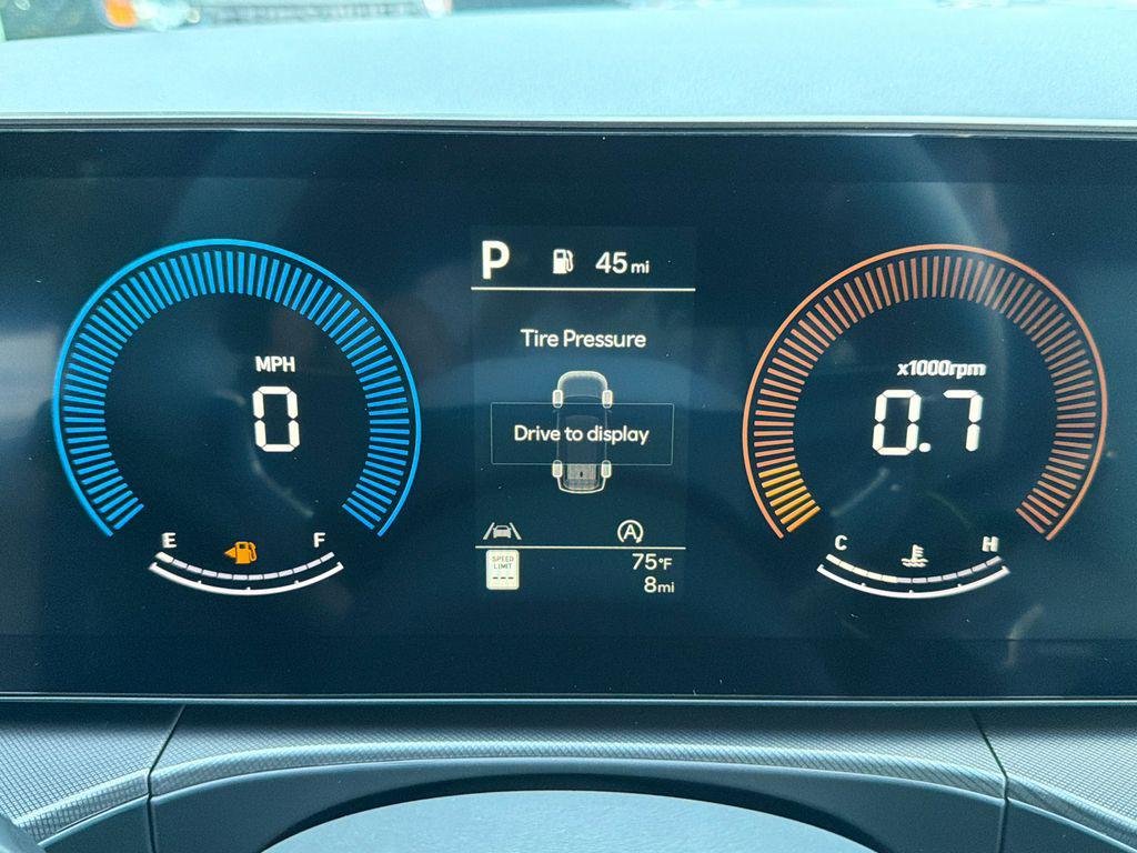 New 2027 Gray Hyundai SE FWD image 27