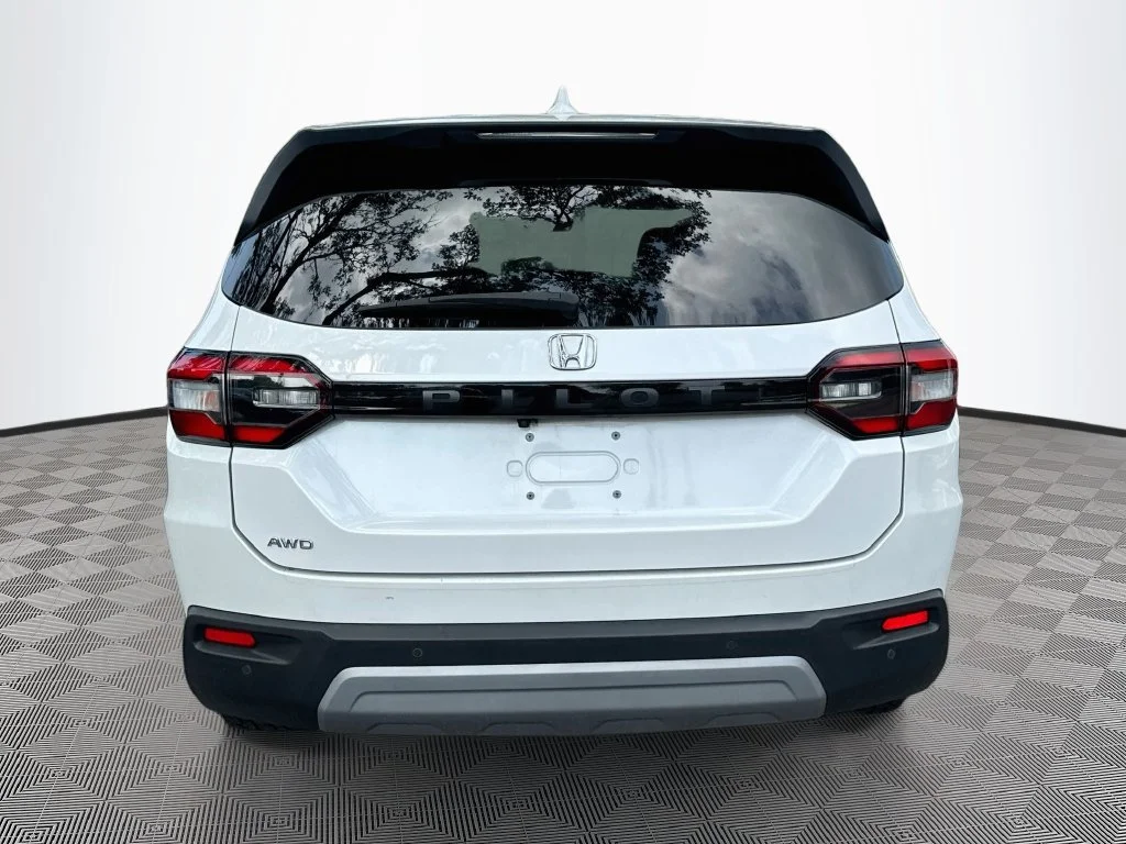 Used 2024  Honda EX-L image 7