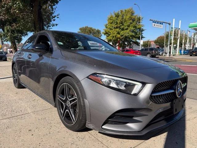 Used 2019 Gray Mercedes-Benz A 220 image 3