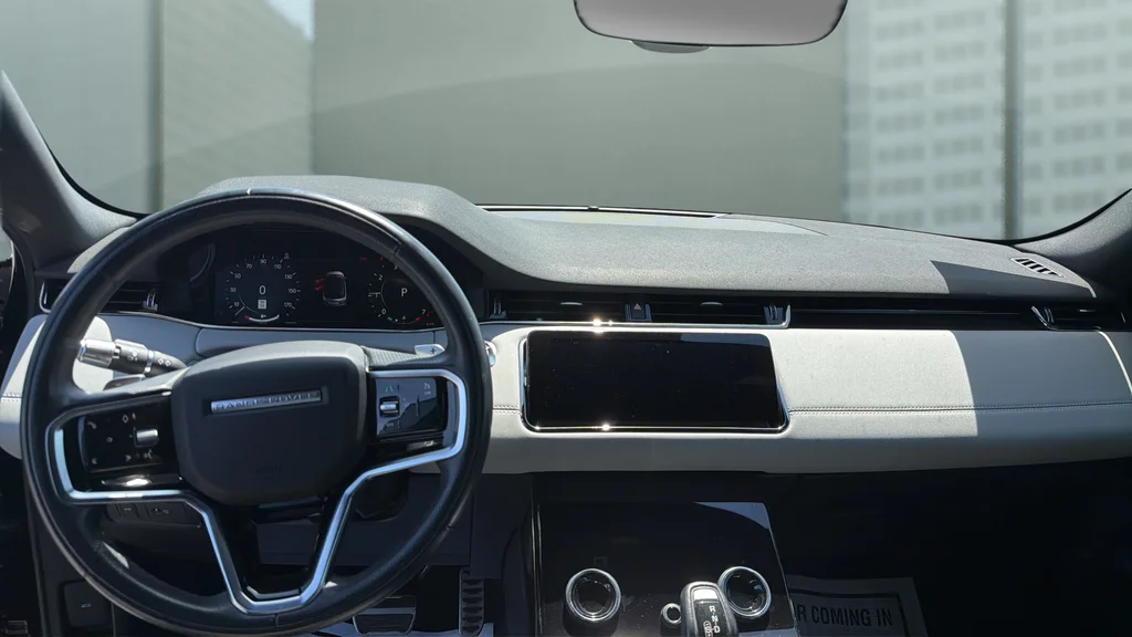 Used 2022 Black Land Rover Dynamic image 20