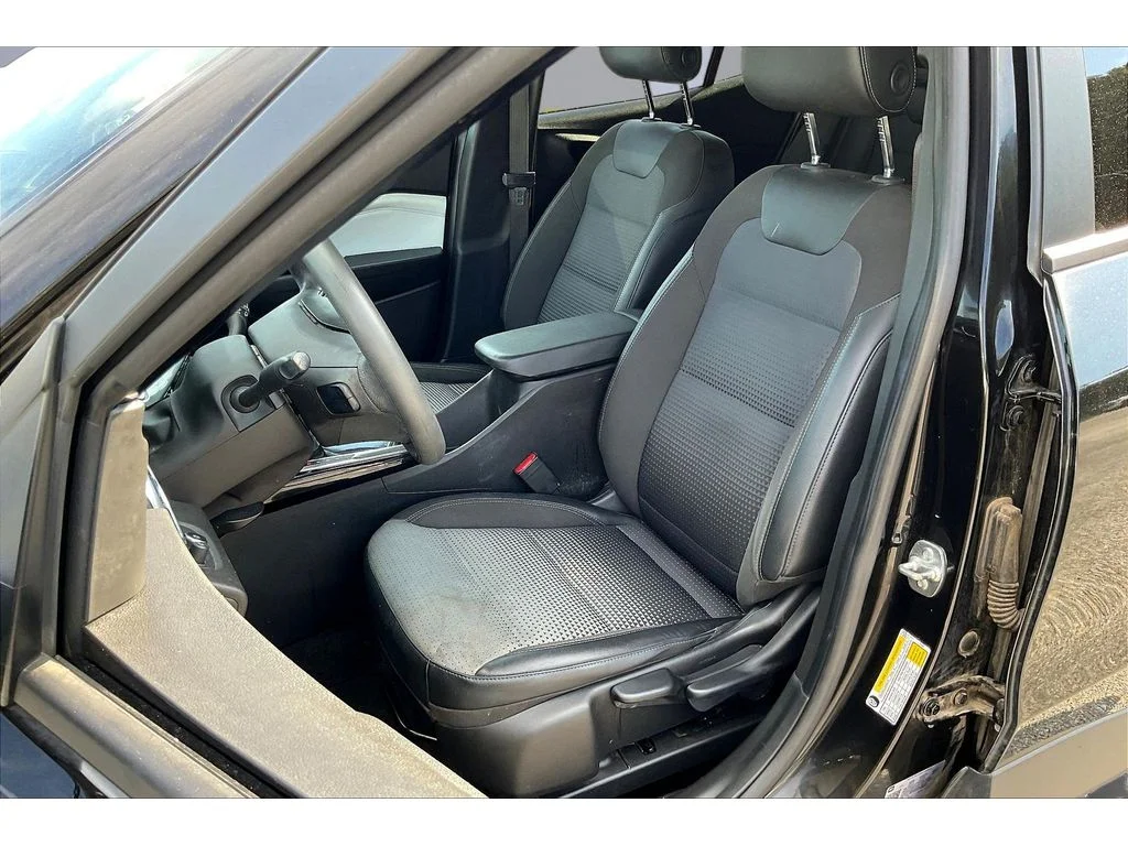 Used 2025 Mosaic Black Metallic Chevrolet LT image 17