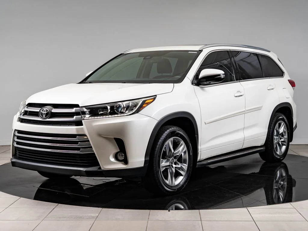 Used 2017 Blizzard Pearl Toyota Limited image 1