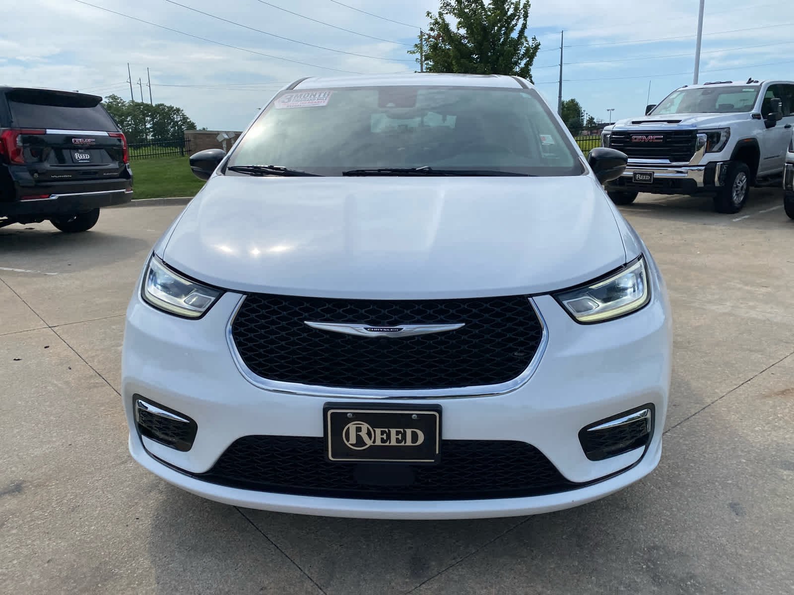 Used 2024 Chrysler Pacifica Touring L with VIN 2C4RC1BG6RR151541 for sale in Kansas City