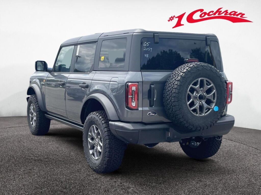 New 2025 Carbonized Gray Metallic Ford Badlands image 9