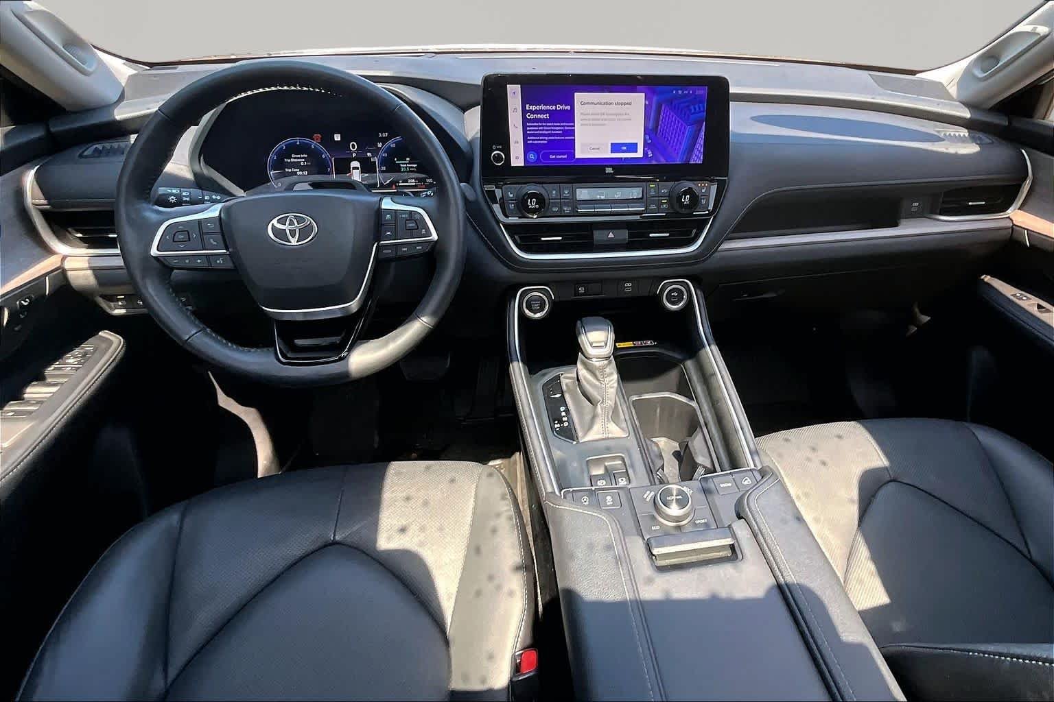Used 2024 Coastal Cream Toyota Platinum image 16