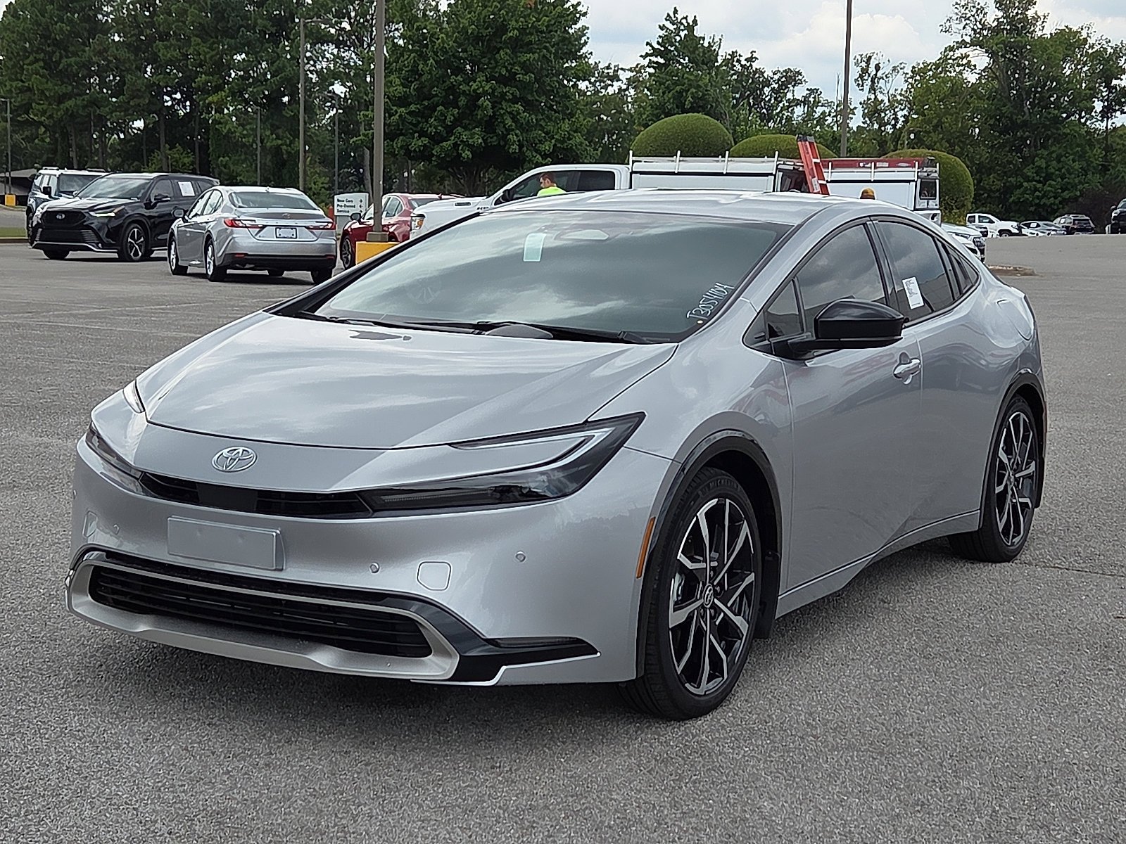 2026 Toyota Prius Plug-in Hybrid XSE - Photo 2