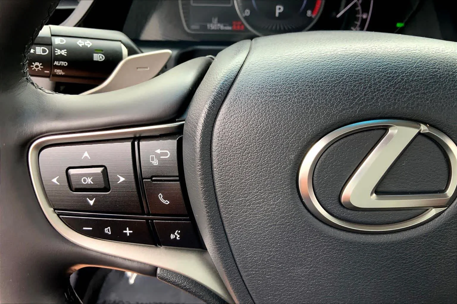 Certified Used 2024 OBSIDIAN Lexus  image 24