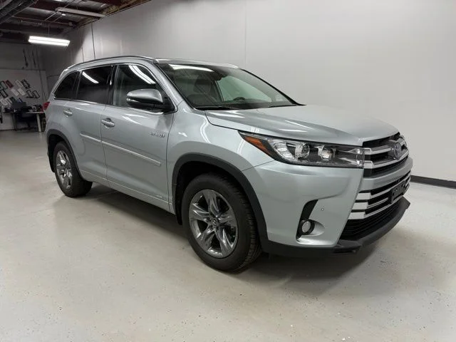 Used 2018 Silver Toyota Limited Platinum image 3
