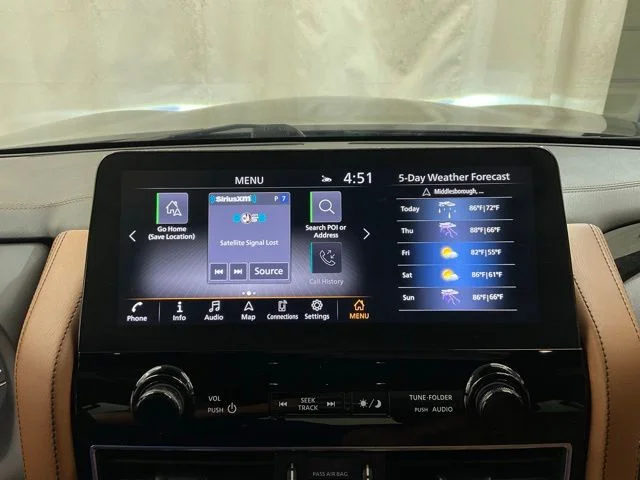 Used 2022 Black INFINITI Sensory image 18