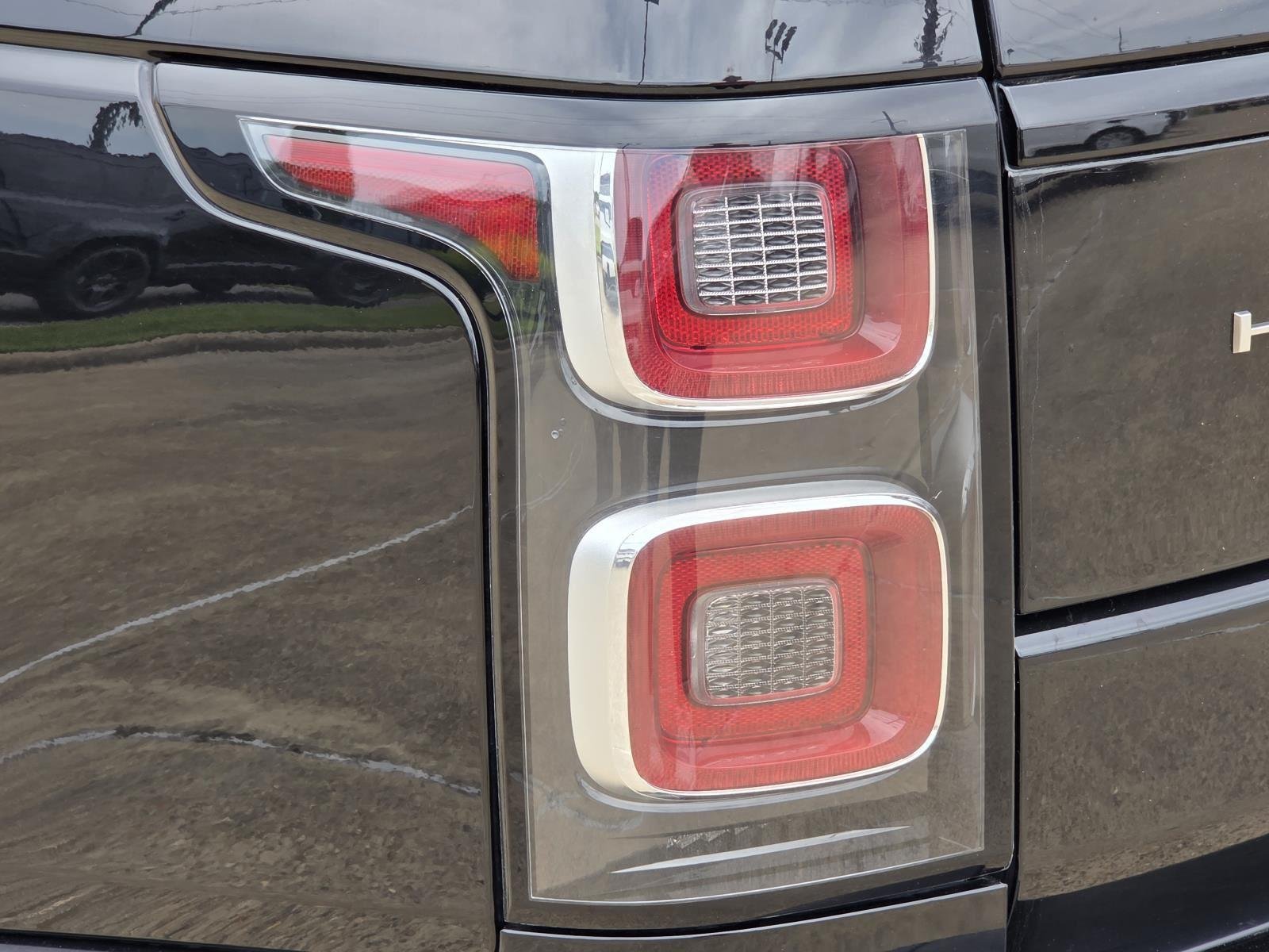 Used 2022 Santorini Black Metallic Land Rover Westminster image 8