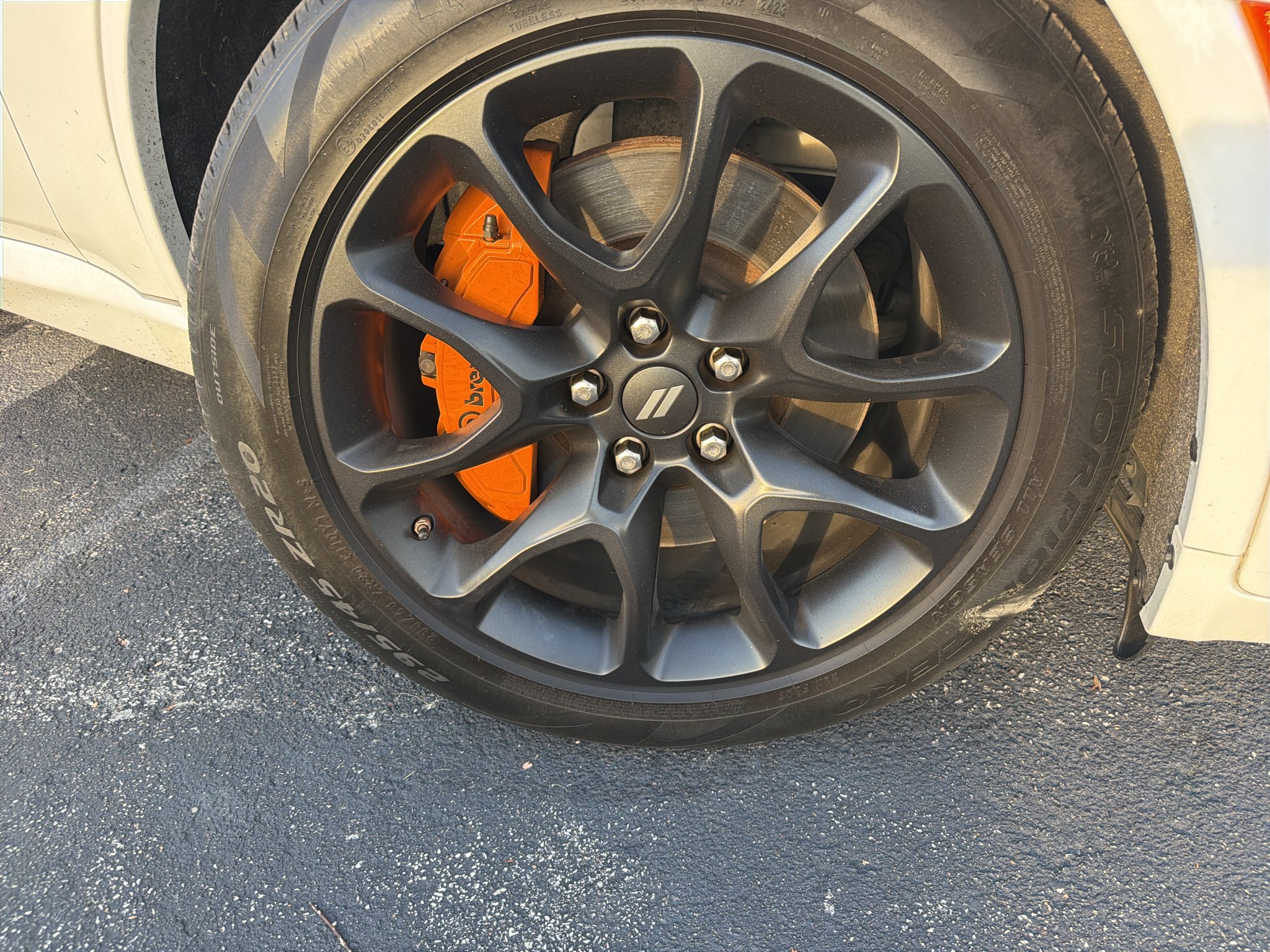 Used 2023 Whi Dodge Hemi Orange image 2