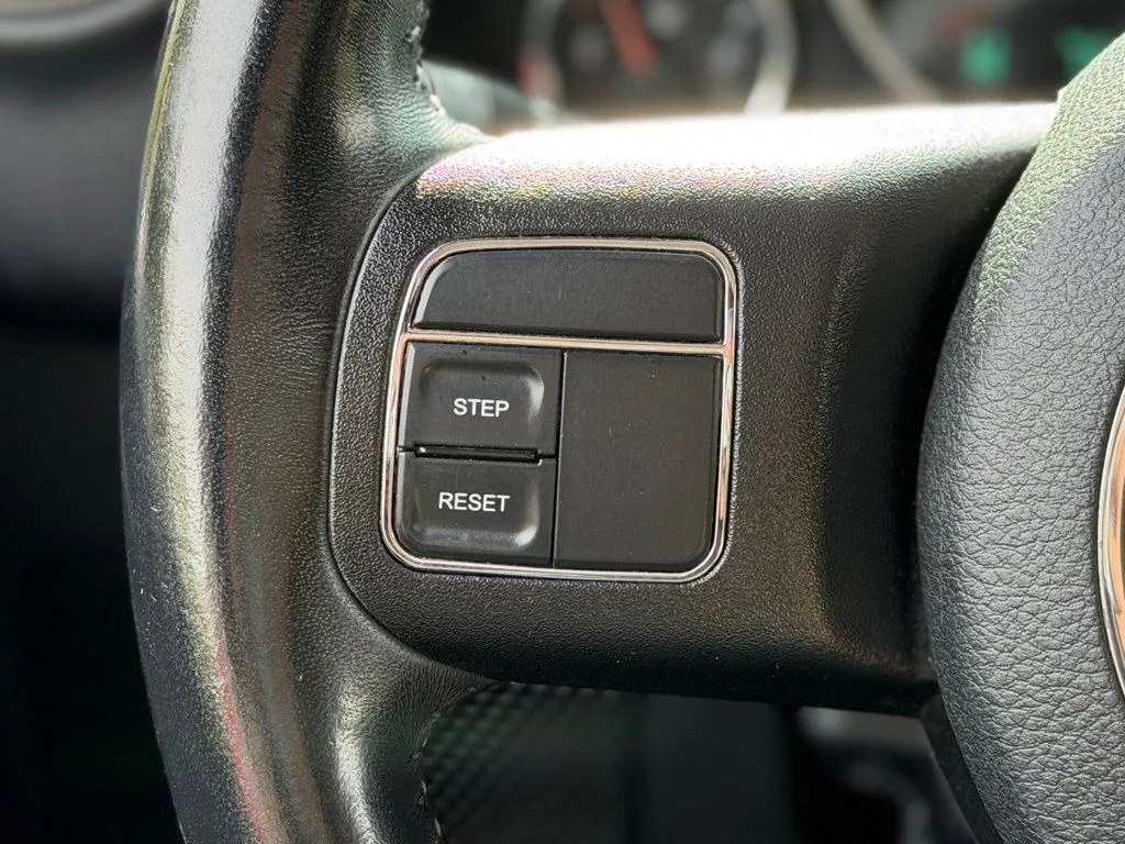 Used 2018 Red Jeep Unlimited Sahara image 8