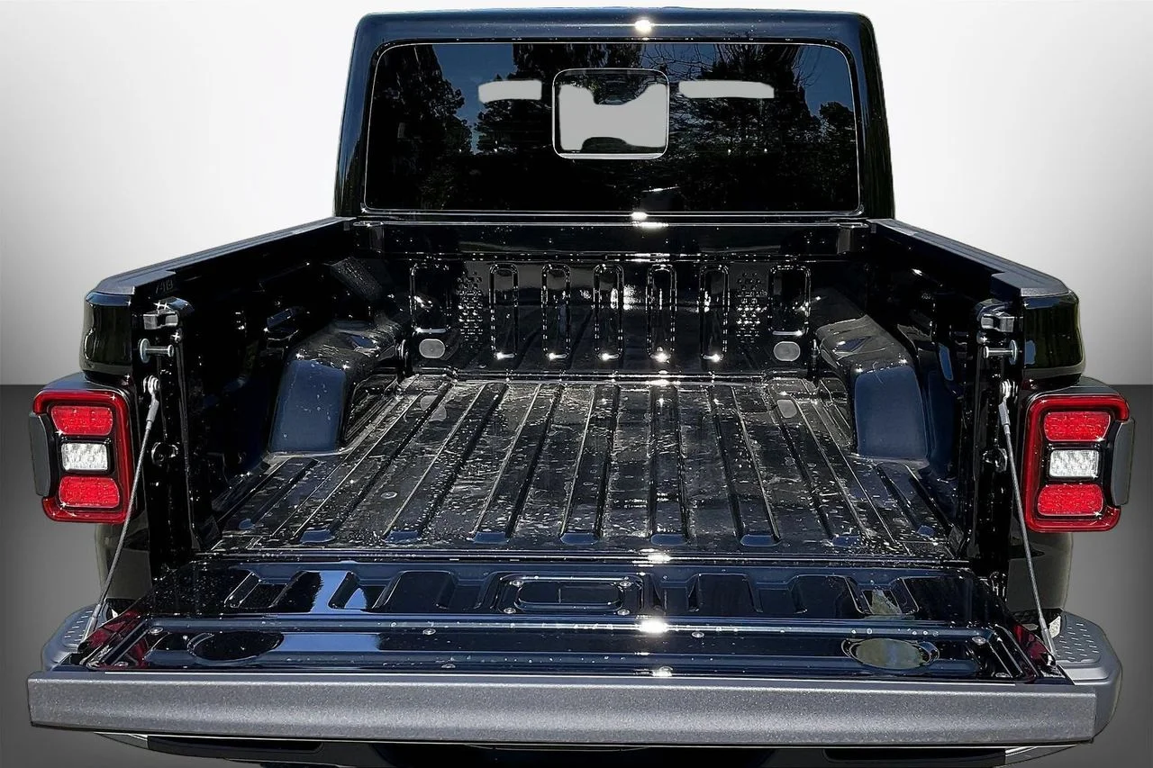 New 2026 Black Clearcoat Jeep Mojave image 20