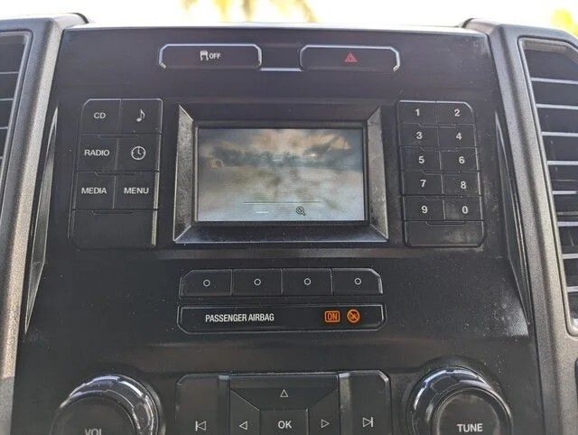 Used 2018  Ford XL image 18