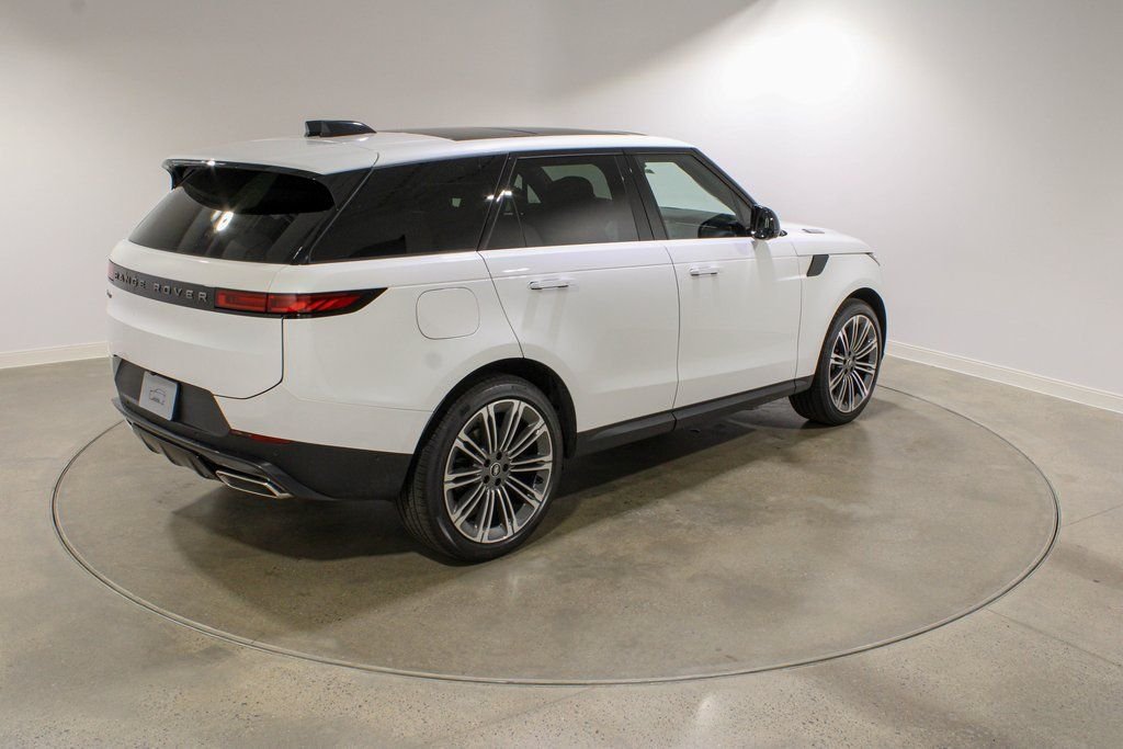 Used 2025 Ostuni Pearl White Premium Metallic Land Rover SE image 5