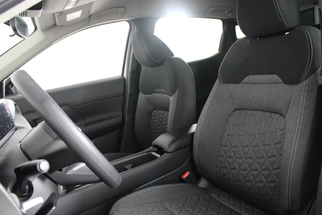 2026 Nissan KICKS SV - Photo 19