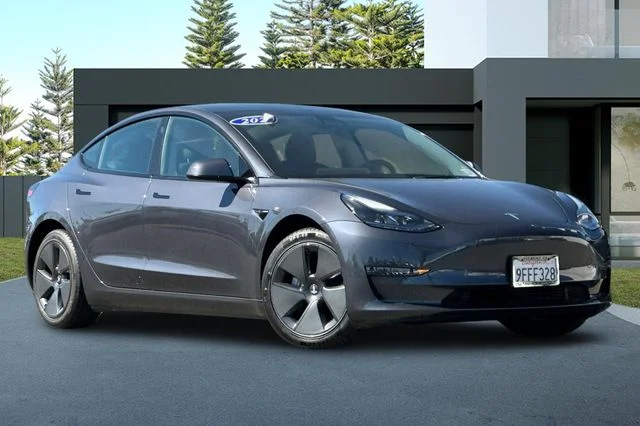 Used 2023  Tesla Base image 2