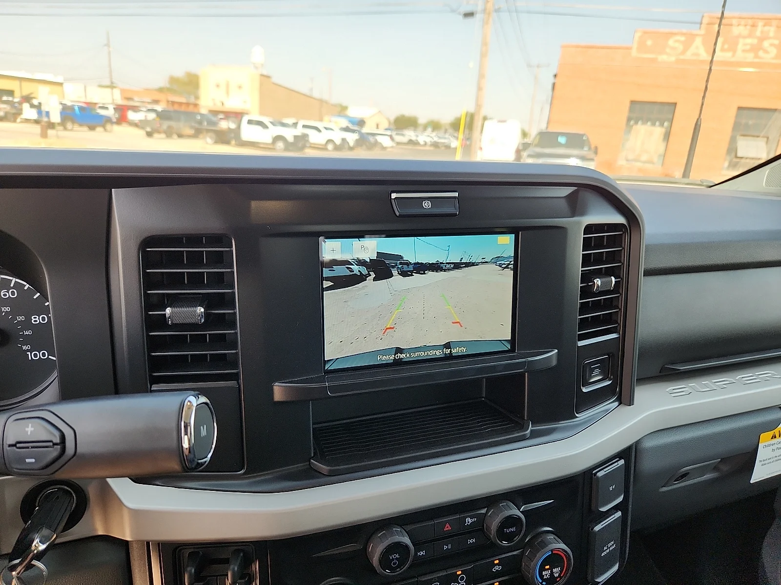 New 2027 Oxford White Ford XLT image 23