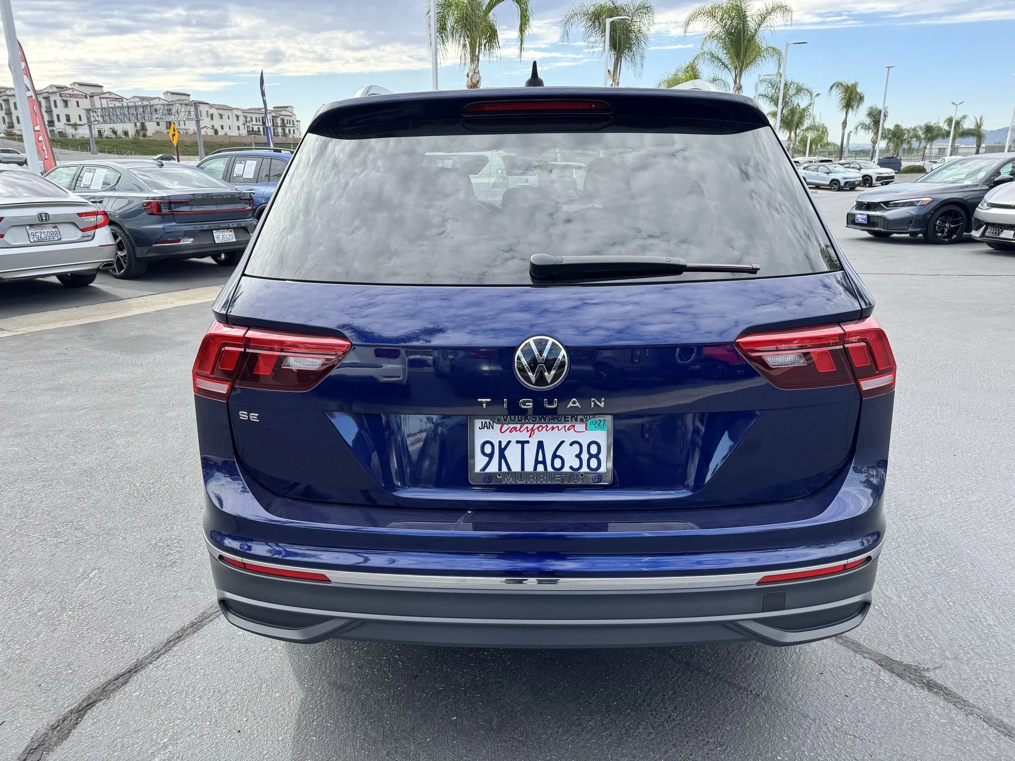Used 2023 Atlantic Blue Metallic Volkswagen SE image 7