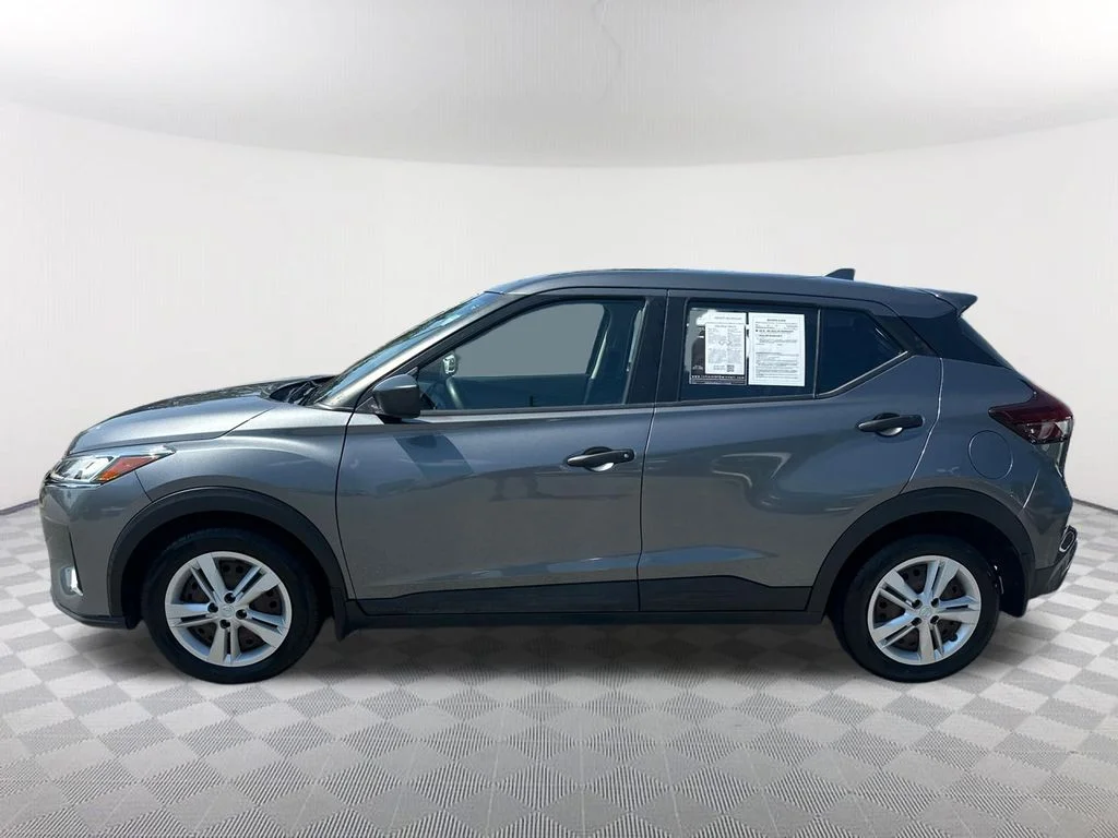 Used 2022 Gray Nissan S image 8
