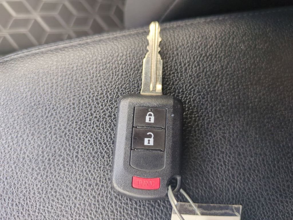 Used 2024  Mitsubishi 2.0 ES image 36