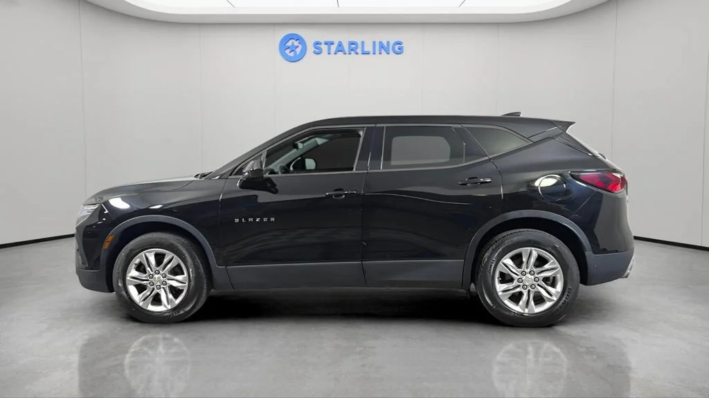Used 2019 BLACK Chevrolet FWD 4dr w/1LT image 3