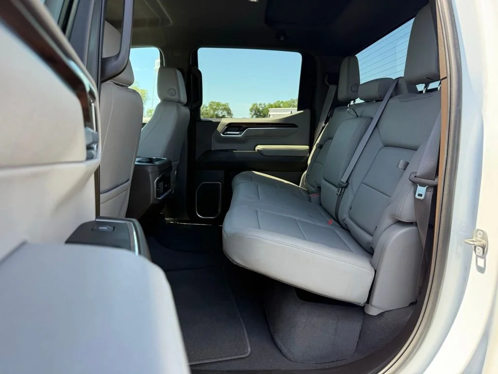 2023 GMC Sierra 1500 SLT - Photo 13
