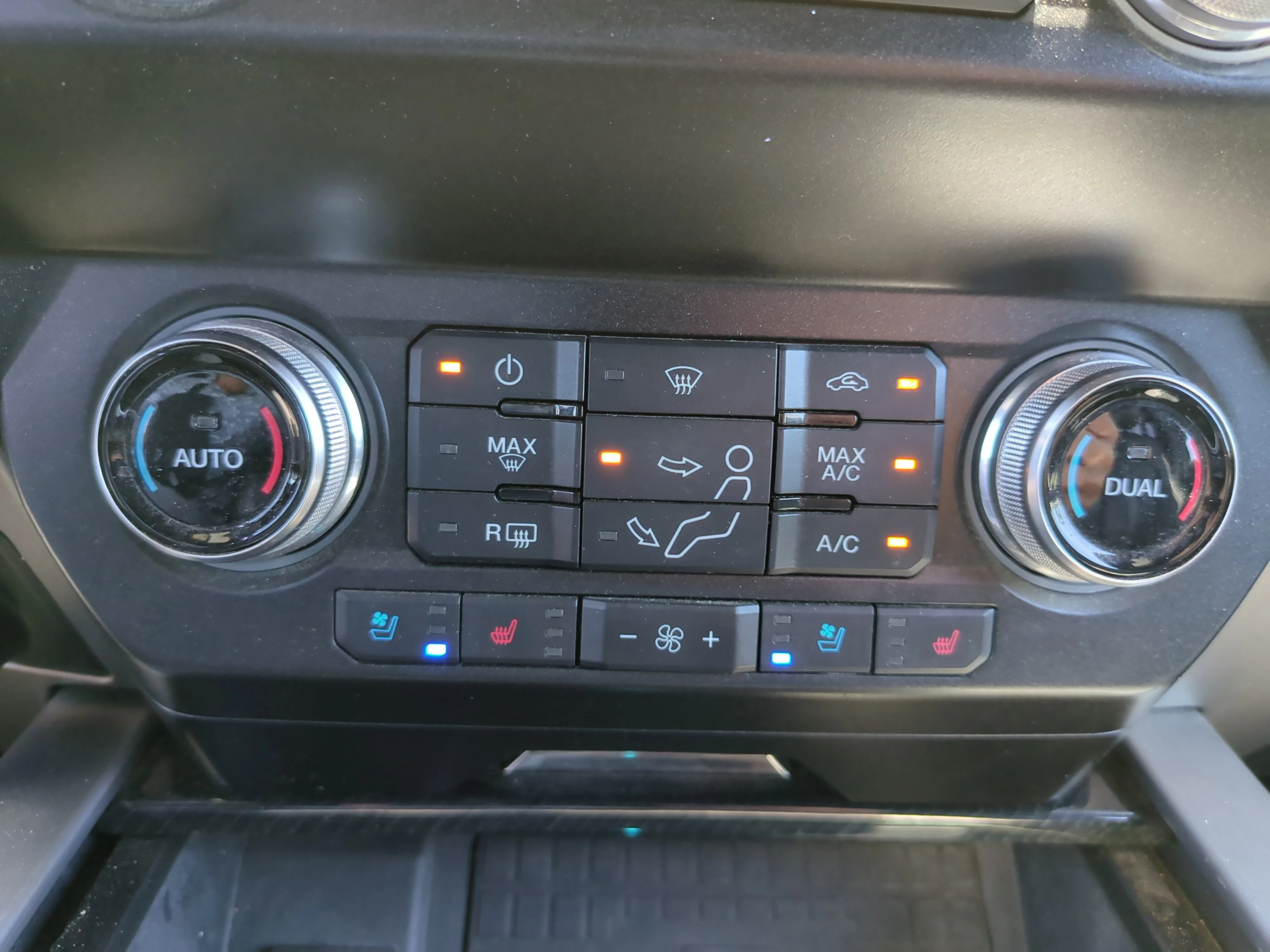 Used 2021 Agate Black Metallic Ford Platinum image 24
