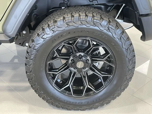 New 2025 41 Exterior Paint Jeep Sport S image 9