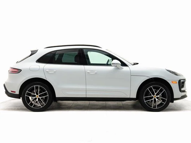 2025 Porsche Macan Base - Photo 33