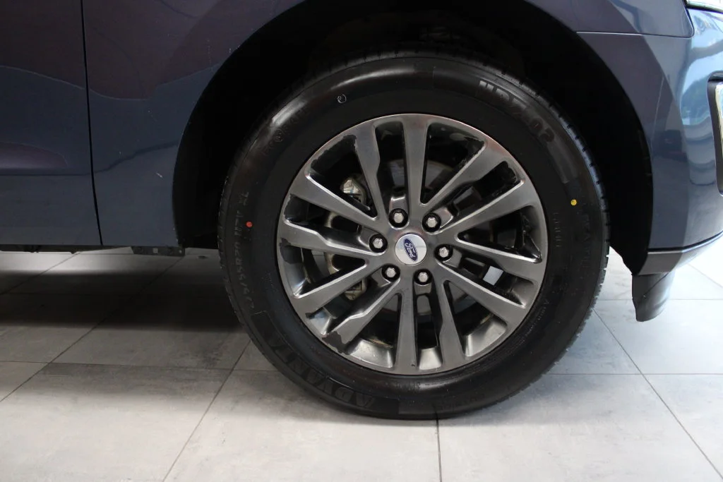 Certified Used 2019 Blue Metallic Ford Limited image 11